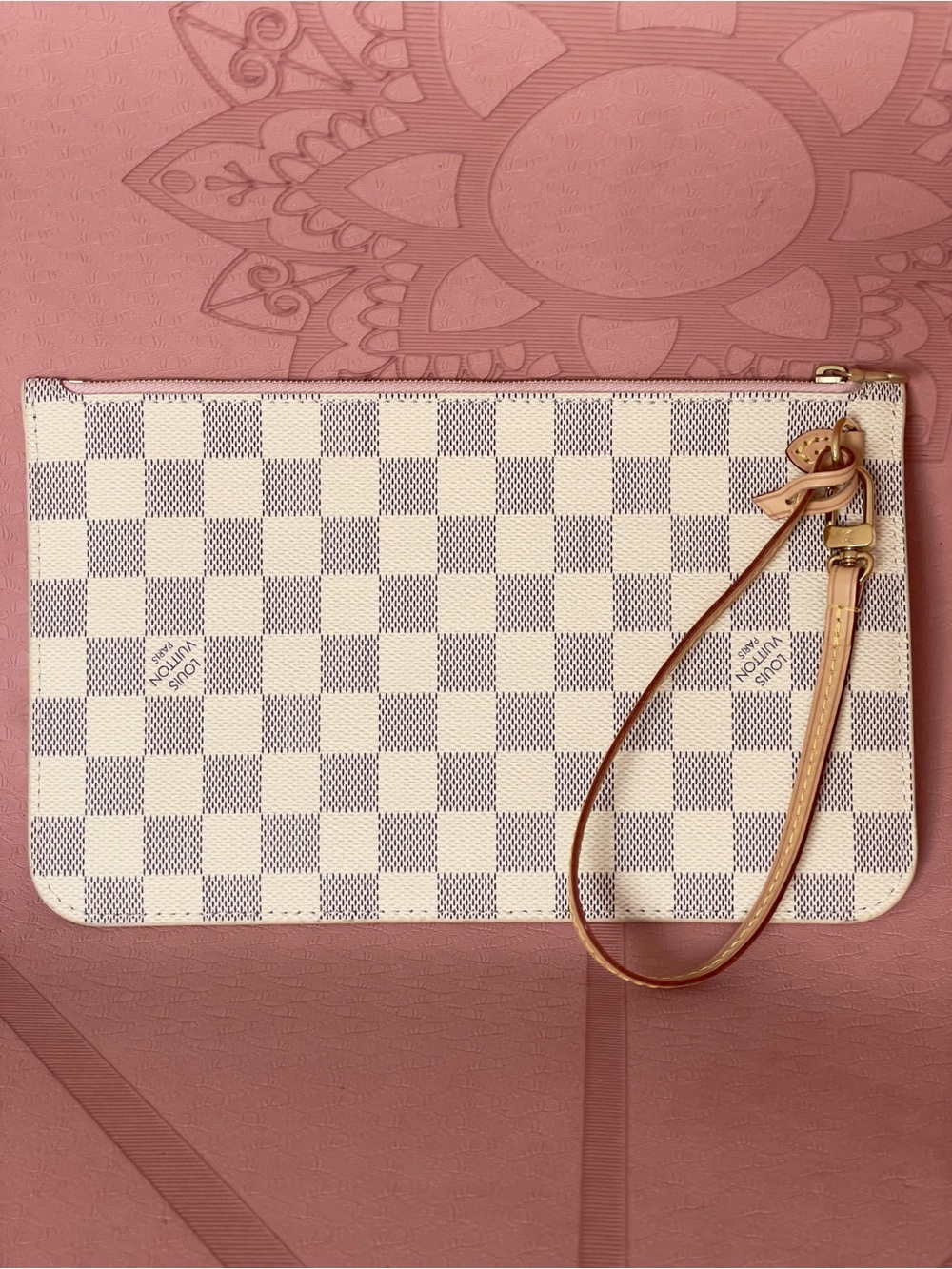 Authentic Louis Vuitton Damier Azur Neverfull Pouch MM/GM wristlet